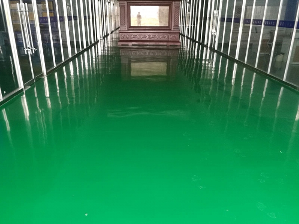 密封固化劑地坪和環(huán)氧地坪有什么不同？